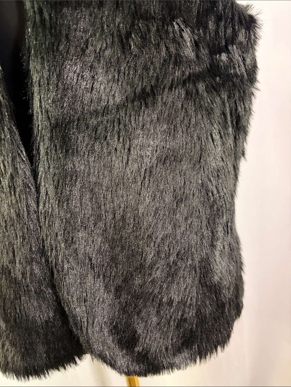 Gap True Black Faux Fur Open Front Vest - Picture 9 of 16